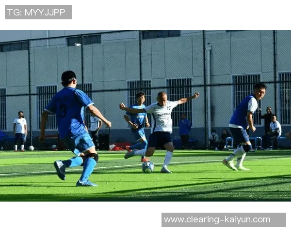 难忘的足球比赛：激情与友谊交织的绿茵场上那一刻